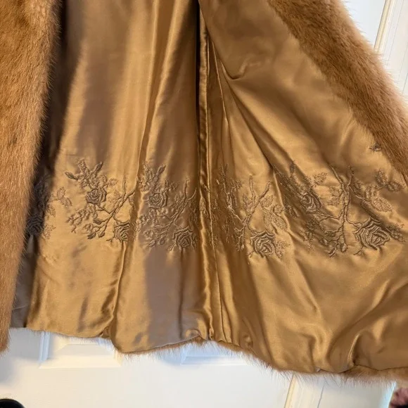 Vintage 1940s 1950s Brown Fur Coat - Picture 10 of 12